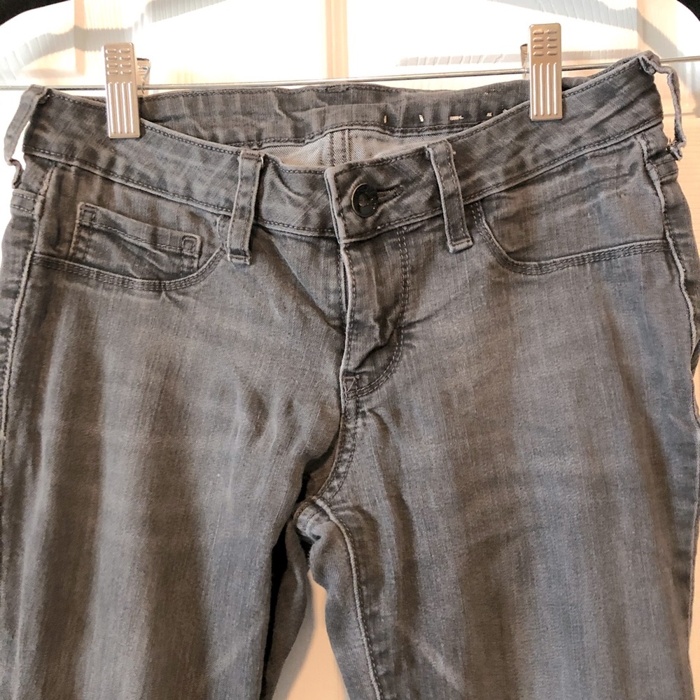 Gray skinny jeans